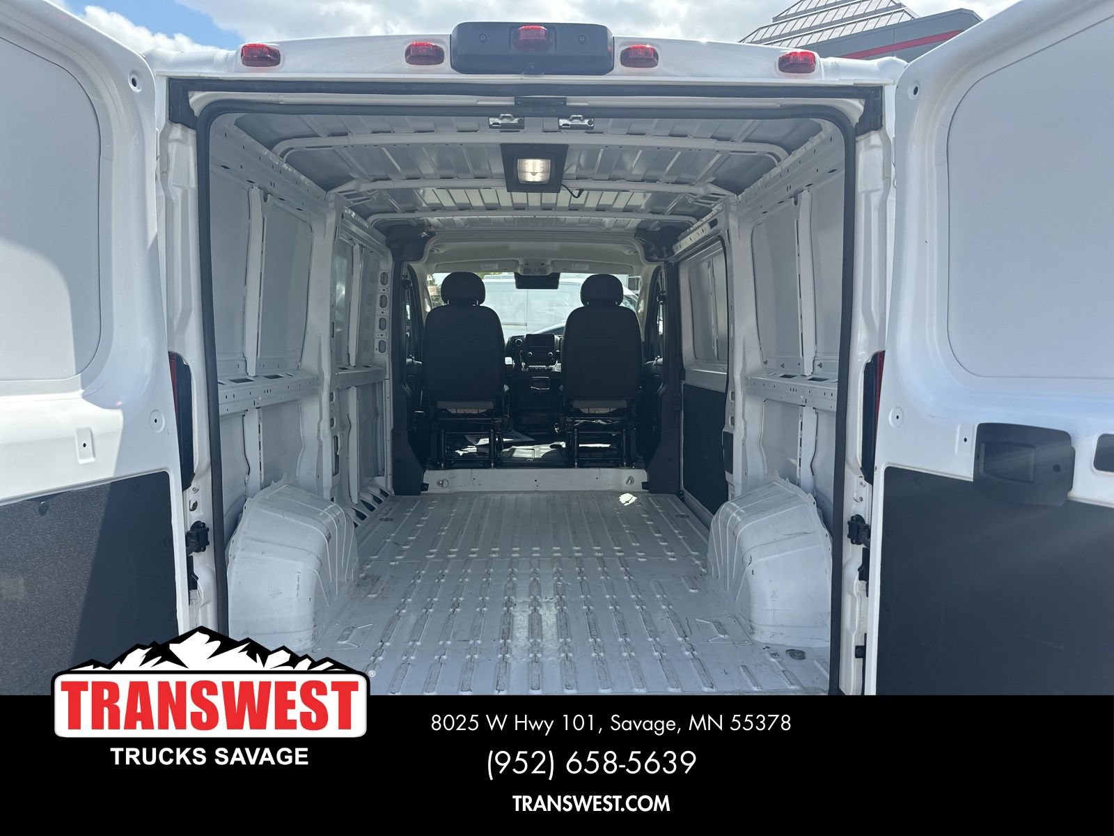Used 2025 RAM ProMaster 2500 w/ Convenience Group FWD image 13