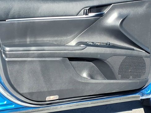 Used 2019 Toyota Camry SE image 17