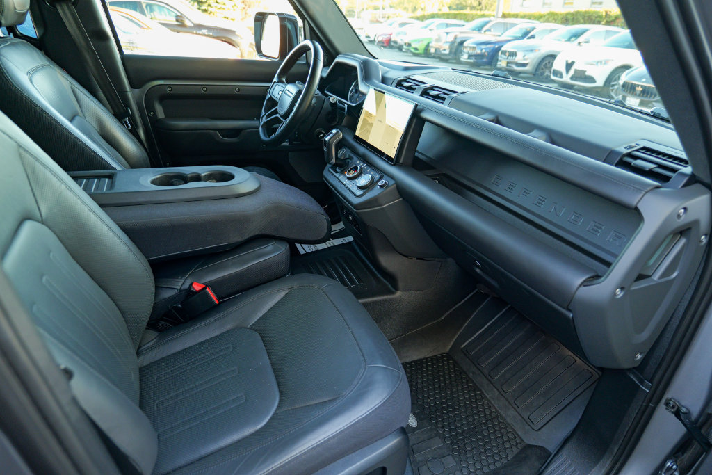 Used 2023 Land Rover Defender 110 X AWD/4WD image 30