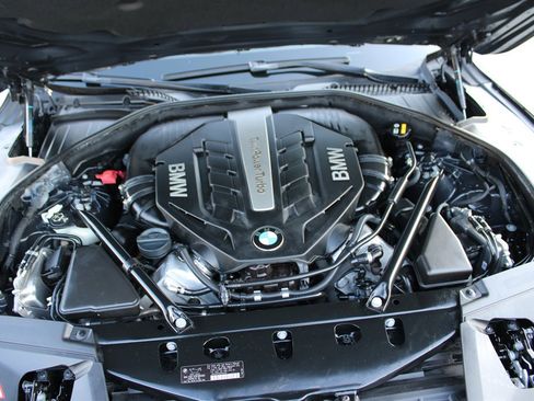 Used 2014 BMW 750Li 750Li image 37