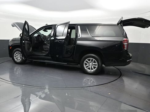 Used 2023 Chevrolet Suburban LS RWD image 35