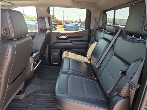 Used 2023 GMC Sierra 1500 Denali w/ Denali Reserve Package AWD/4WD image 10