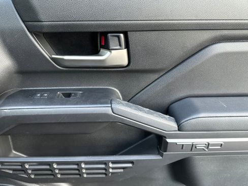 Used 2024 Toyota Tacoma TRD Sport w/ TRD Sport Upgrade Package image 18