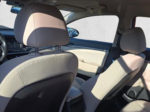 Used 2017 Hyundai Elantra SE w/ SE A/T Tech Package 03 image 16