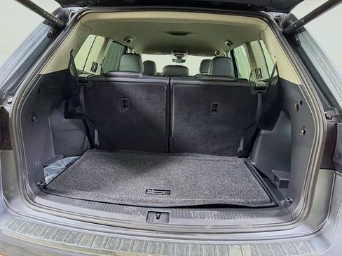 Used 2025 Volkswagen Atlas SE image 28