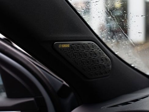 New 2026 Mitsubishi Outlander SEL image 17