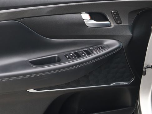 Used 2022 Hyundai Santa Fe Limited image 16