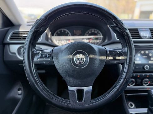 Used 2014 Volkswagen Passat 1.8T SE image 25