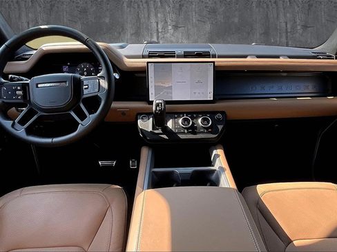 Used 2025 Land Rover Defender 110 V8 image 7