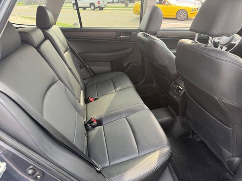 Used 2017 Subaru Outback 2.5i Limited AWD/4WD image 16