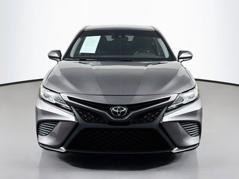 Used 2020 Toyota Camry SE FWD image 8