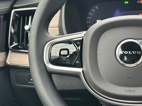New 2026 Volvo XC90 B6 Plus w/ Protection Package Premier image 8