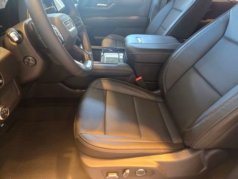 New 2026 GMC Yukon Denali AWD/4WD image 9