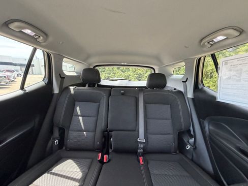 Used 2023 GMC Terrain SLE w/ Driver Convenience Package FWD image 3