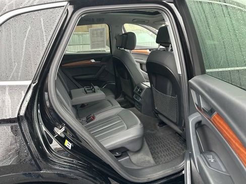 Used 2023 Audi Q5 2.0T Premium w/ Convenience Package AWD/4WD image 30