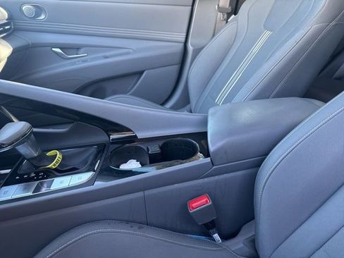 Used 2023 Hyundai Elantra SEL w/ Convenience Package image 25