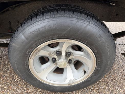 Used 1998 Chevrolet S10 Pickup LS image 17