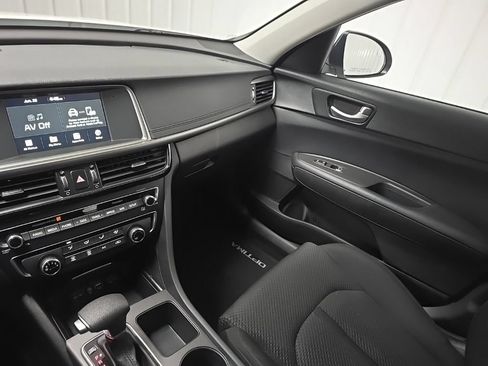 Used 2018 Kia Optima LX w/ 17" Alloy Wheels Package FWD image 25