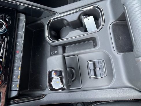 Used 2025 GMC Sierra 1500 AT4 w/ AT4 Premium Package image 9