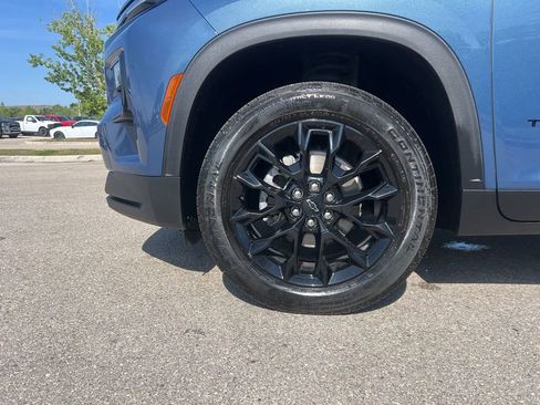 Used 2024 Chevrolet Traverse LS w/ Midnight/Sport Edition FWD image 25