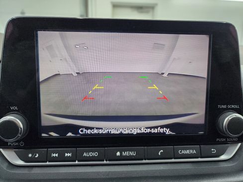 Used 2023 Nissan Rogue SV image 14