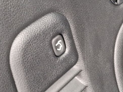 Used 2022 Jeep Grand Cherokee Limited image 32