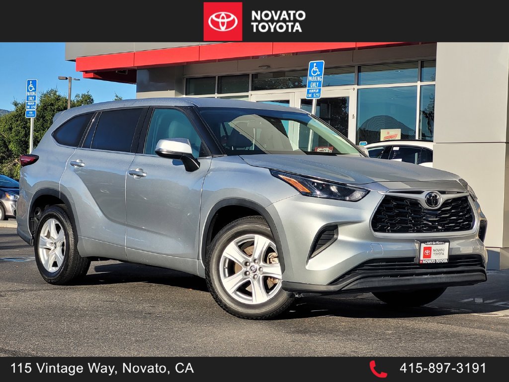 Used 2022 Toyota Highlander L FWD image 1