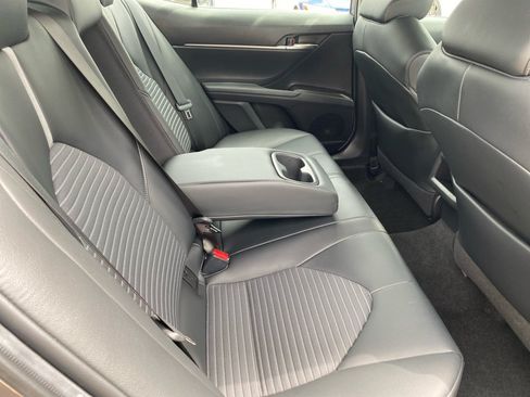 Used 2021 Toyota Camry SE w/ Convenience Package FWD image 33