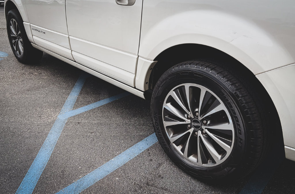 Used 2016 Lincoln Navigator L Select AWD/4WD image 25