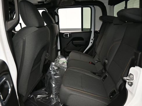 New 2026 Jeep Gladiator Sport image 28