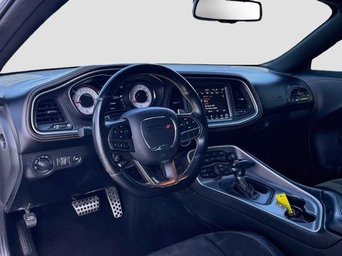 Used 2022 Dodge Challenger R/T Scat Pack RWD image 9