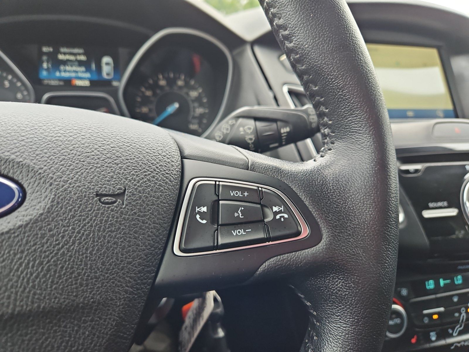 Used 2018 Ford Focus SEL w/ Cold Weather Package FWD image 21
