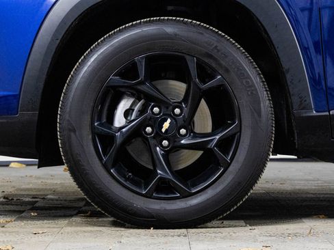 Used 2024 Chevrolet Trax LT w/ Driver Confidence Package image 43