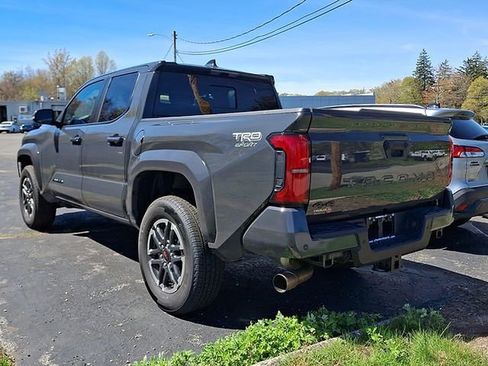 Used 2025 Toyota Tacoma TRD Sport w/ TRD Sport Upgrade Package AWD/4WD image 2