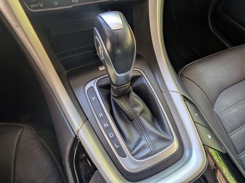 Used 2015 Ford Fusion Energi SE FWD image 27