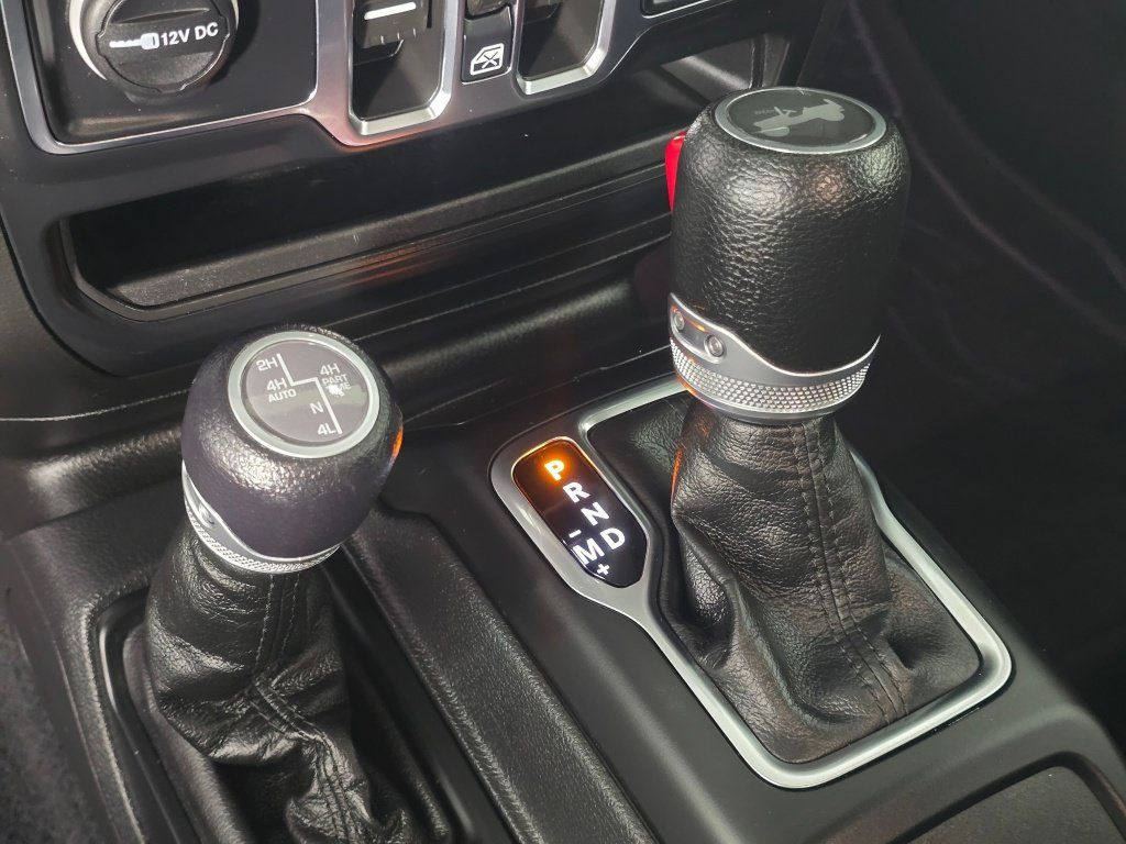 Used 2023 Jeep Wrangler Unlimited AWD/4WD image 16