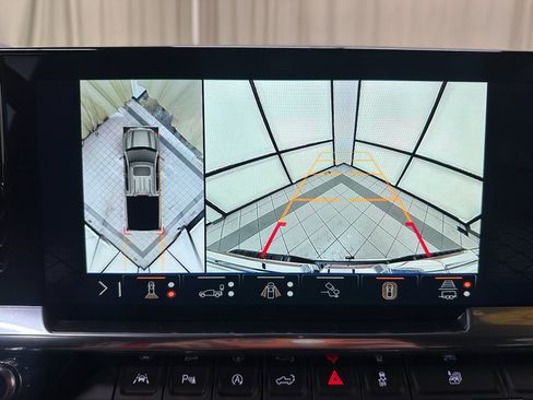 Certified 2025 GMC Sierra 1500 SLT w/ SLT Convenience Package image 31