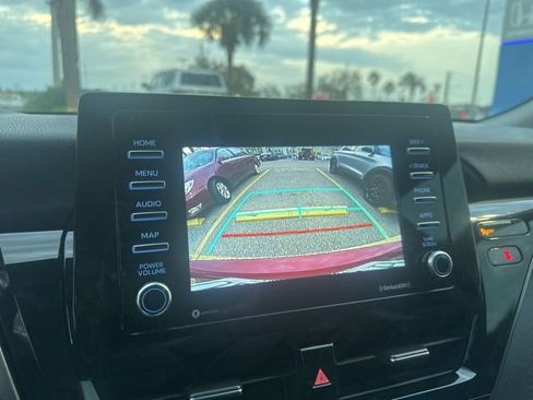 Used 2021 Toyota Camry LE image 27