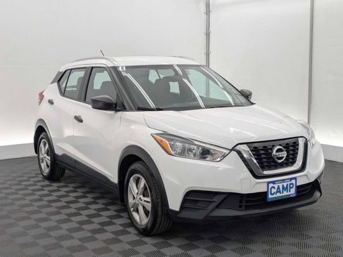 Used 2018 Nissan Kicks S image 8