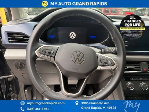 Used 2022 Volkswagen Taos SE AWD/4WD image 14