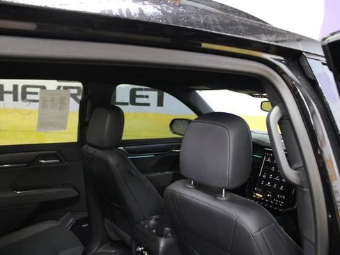 Used 2024 GMC Acadia AT4 w/ Luxury Package AWD/4WD image 10