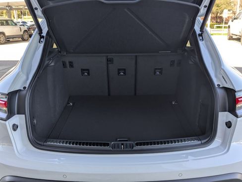 New 2026 Porsche Macan S image 23