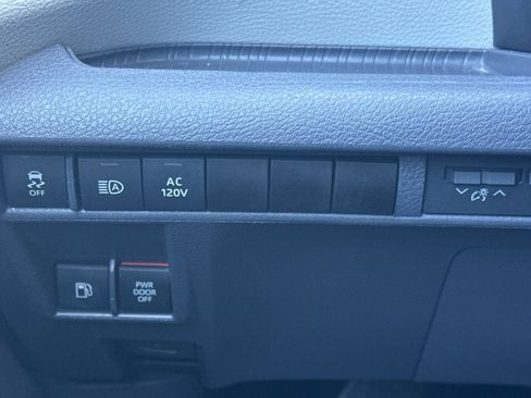 Used 2021 Toyota Sienna XLE w/ XLE Plus Package image 35