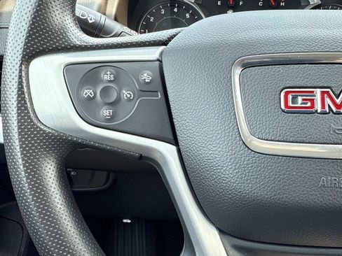 Used 2022 GMC Terrain SLE image 8