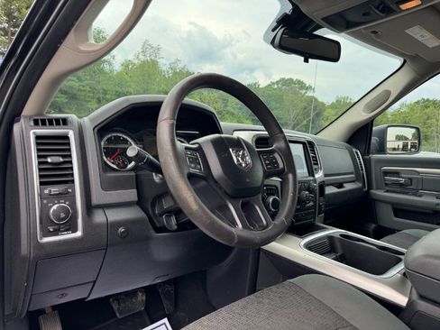 Used 2018 RAM 1500 SLT AWD/4WD image 14