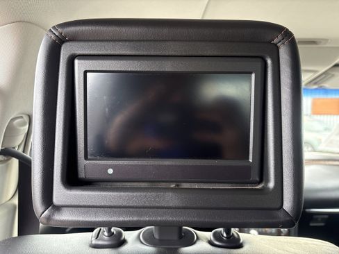 Used 2017 Nissan Armada Platinum w/ Captain Seat Package image 10