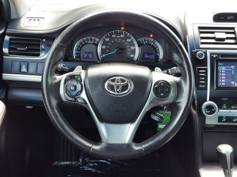 Used 2014 Toyota Camry SE FWD image 12