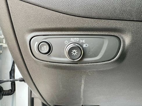 Used 2021 Chevrolet Equinox LS w/ LS Convenience Package image 31