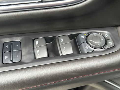 Used 2024 Chevrolet Suburban RST w/ Luxury Package image 27