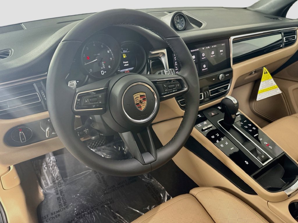 Certified 2026 Porsche Macan AWD/4WD image 25